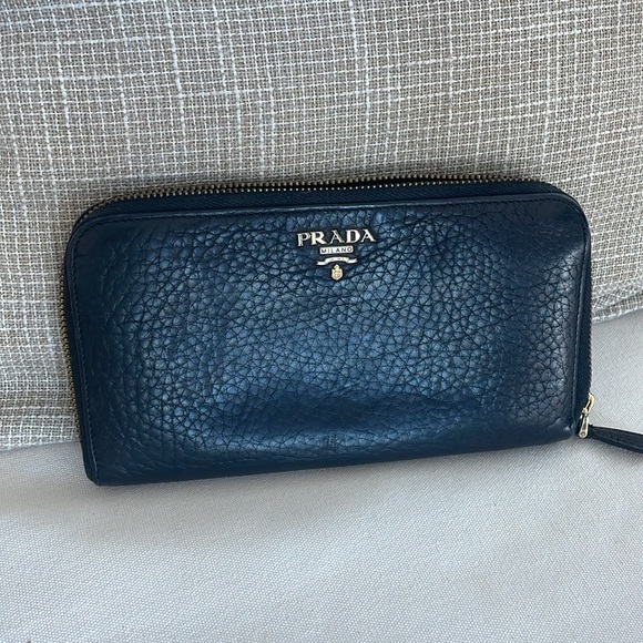 Authentic Prada Pebble Leather Zip Around Zippy Wallet in Black - Picture 2 of 11